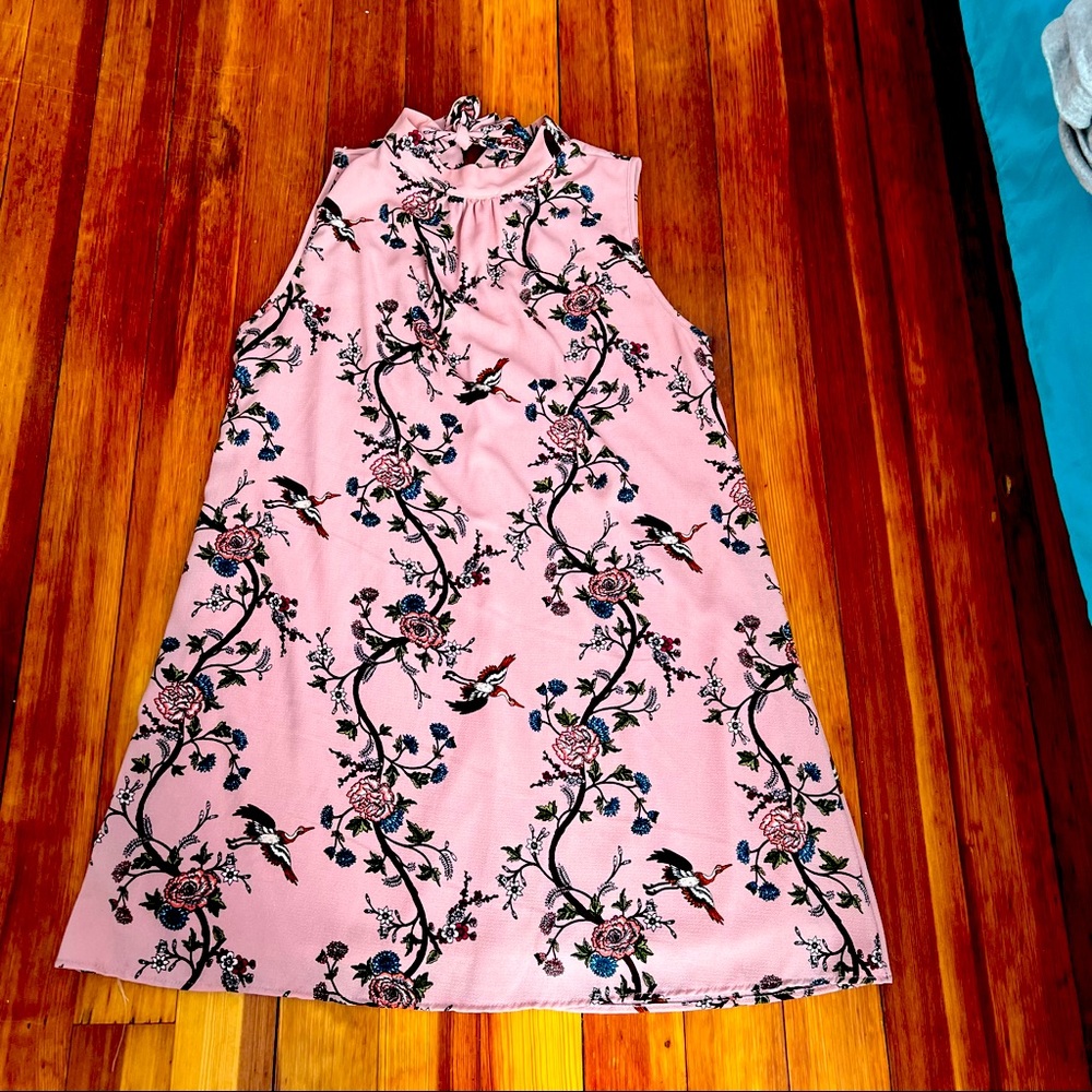 Sleeveless shift dress